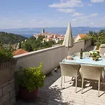 Apartment 6 Vrbnik (Primorje-Gorski Kotar)