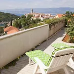 6 Vrbnik (Primorje-Gorski Kotar)