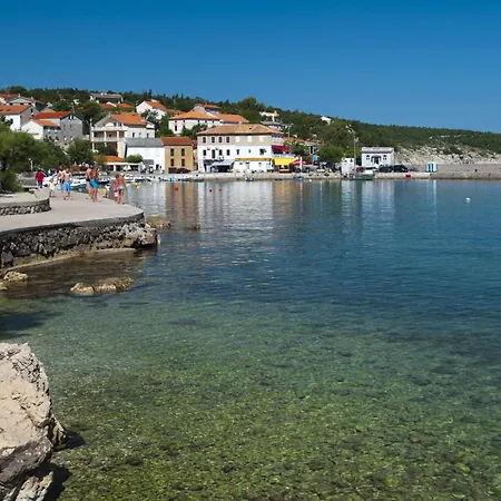 6 Vrbnik (Primorje-Gorski Kotar)